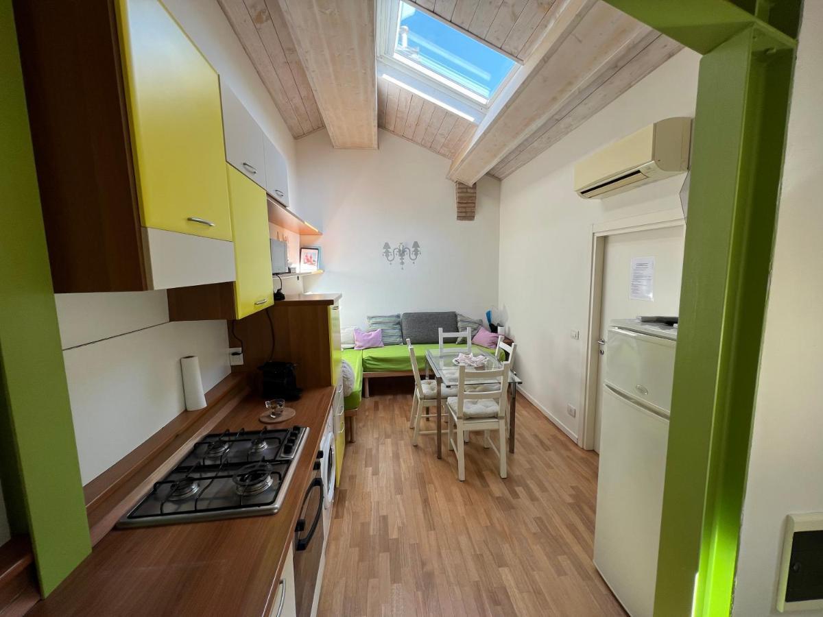 La Mansarda In Centro Apartment โมดินา ภายนอก รูปภาพ
